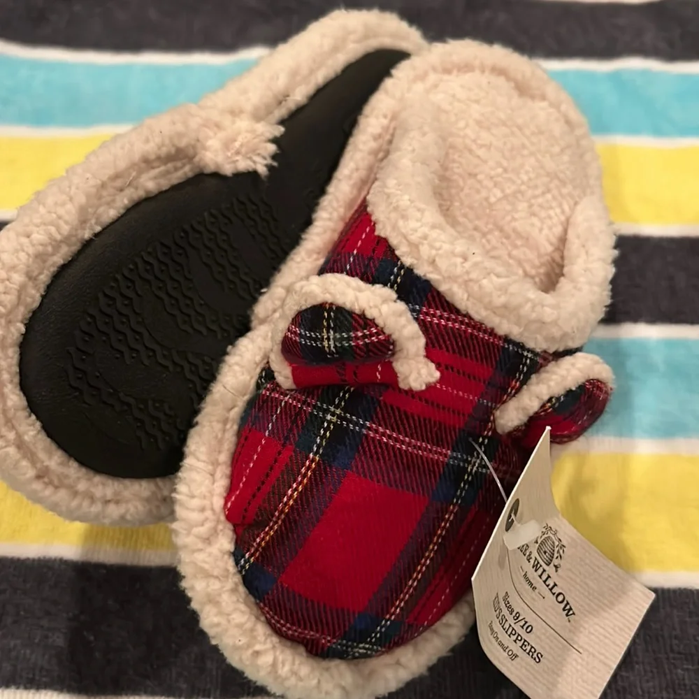 Bee & Willow Cozy Sherpa Lined Bear House Slippers Toddler 9/10 NWT